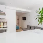 Lägenhet Malabau House *
