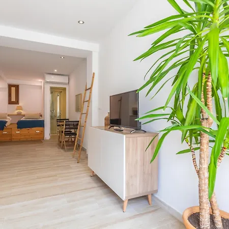 Malabau House Apartment *